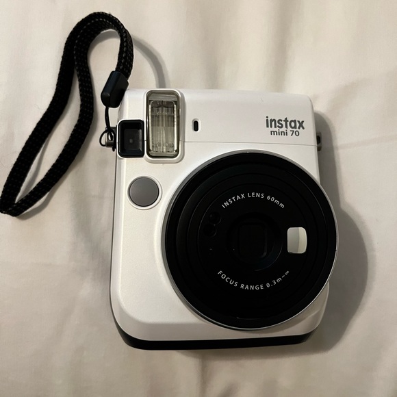 Instax mini Polaroid camera plus four packs of film - Picture 1 of 2